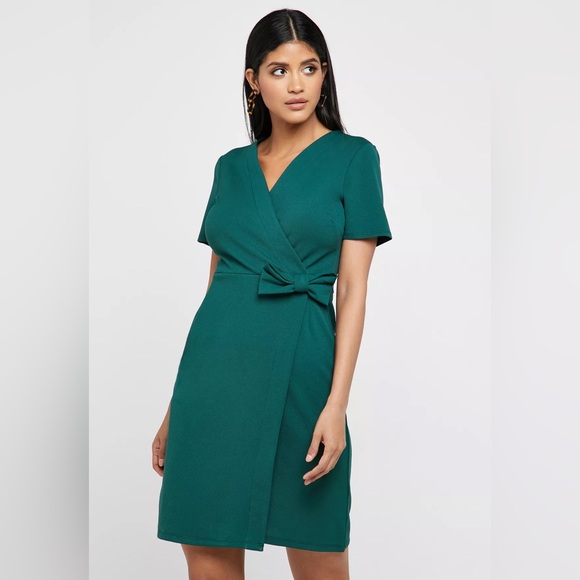 Dorothy Perkins Women Green Side Bow Wrap Dress - Picture 4 of 4